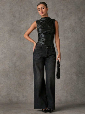 Body Couro Preto Cavado