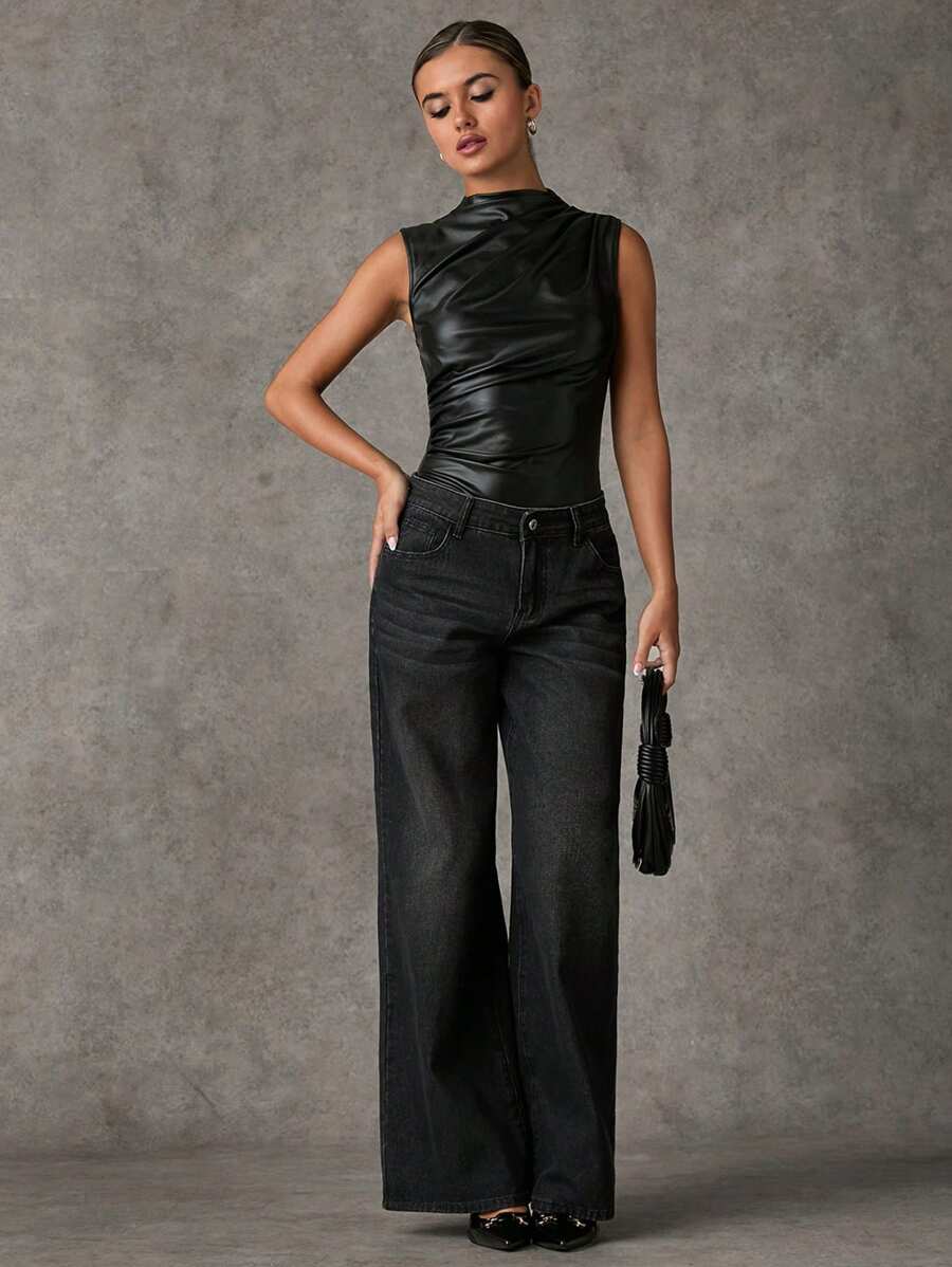 Body Couro Preto Cavado